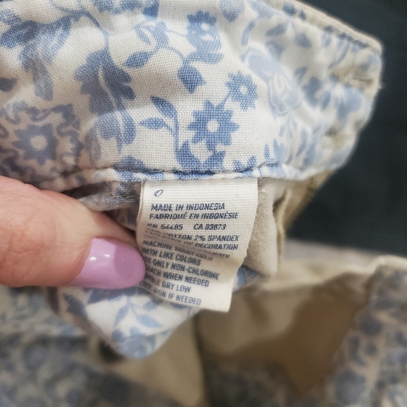 set of American eagle size 0 black and khaki shorts - Picture 4 of 10